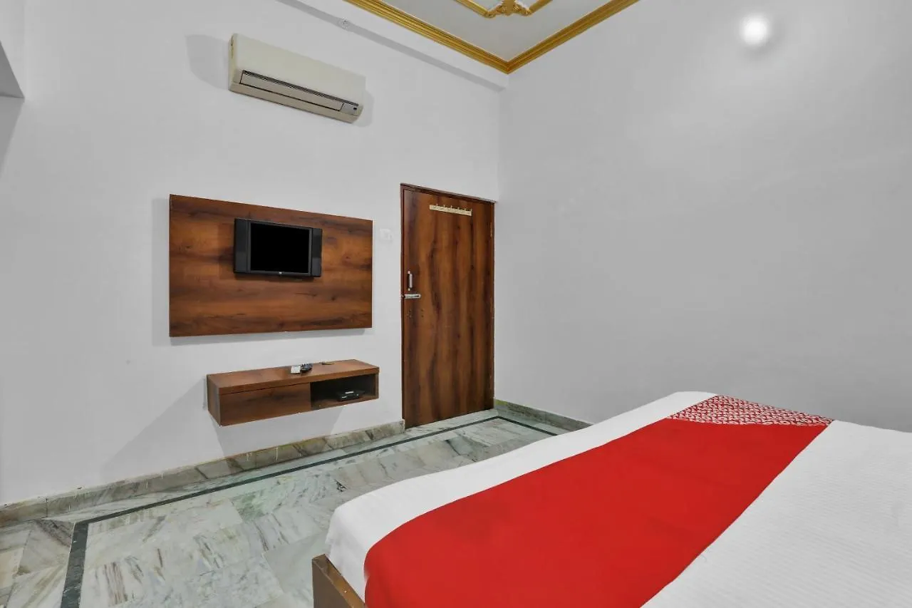 호텔 Oyo 82070 Rudra Guest House 바라나시