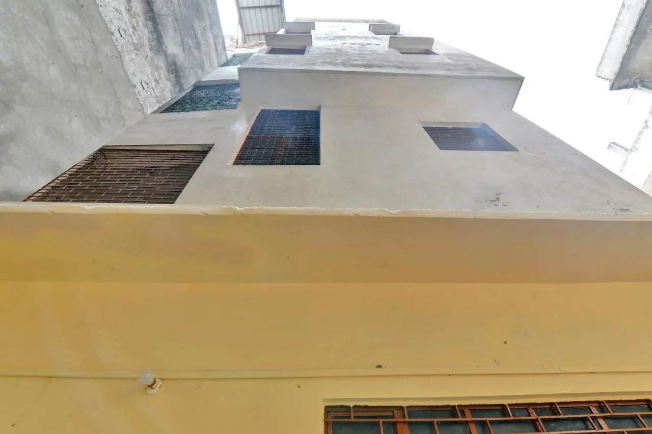 Oyo 82070 Rudra Guest House 바라나시 3*,